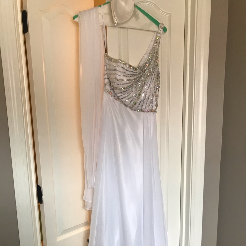 One shoulder prom dress